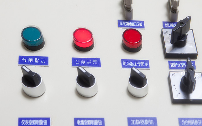 低壓柜內(nèi)的這些電氣原件紫電電氣_它們的作用，工作原理你都了解嗎